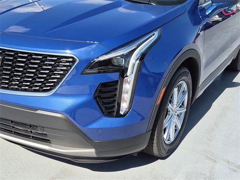 Used 2023 Cadillac XT4 Premium Luxury image 10