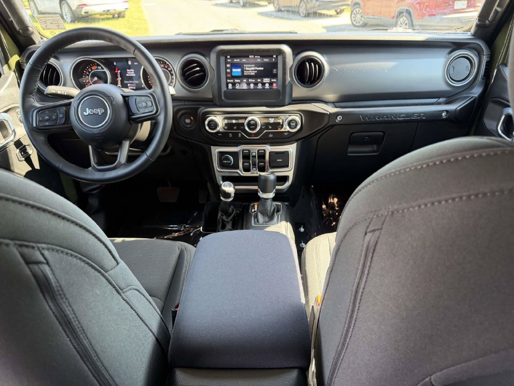 Used 2022 Jeep Wrangler Unlimited Sport AWD/4WD image 2