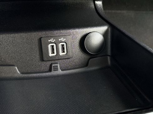 Used 2020 Ford Fusion SE image 22