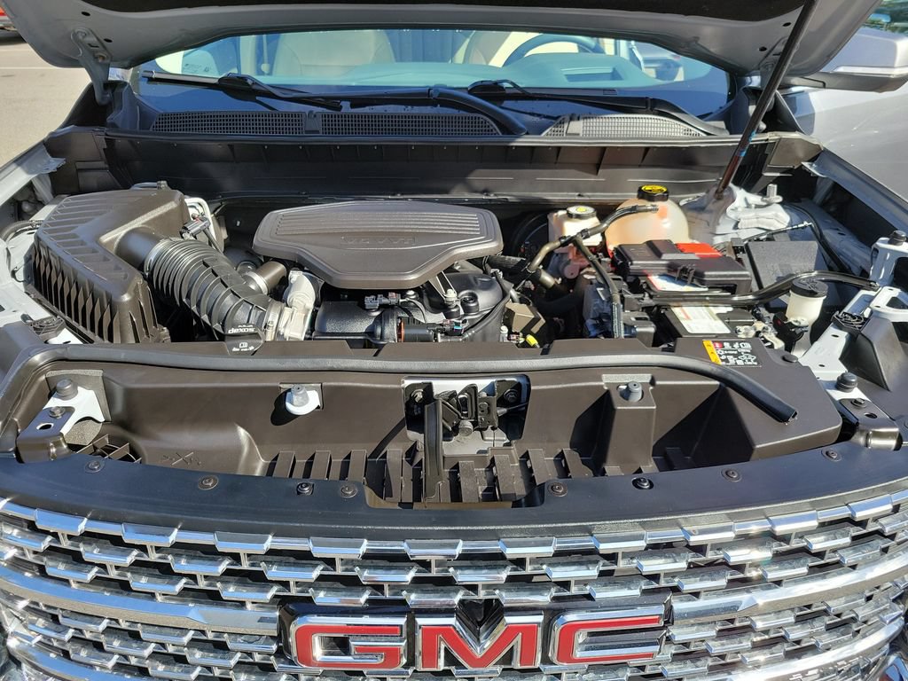 Used 2020 GMC Acadia Denali w/ Technology Package FWD image 36