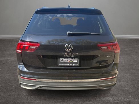 Used 2022 Volkswagen Tiguan S image 29
