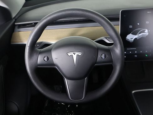 Used 2021 Tesla Model Y Long Range image 36