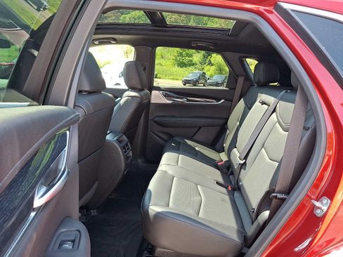 Used 2025 Cadillac XT5 Premium Luxury AWD/4WD image 10
