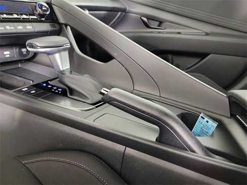 Used 2025 Hyundai Elantra Sport image 27