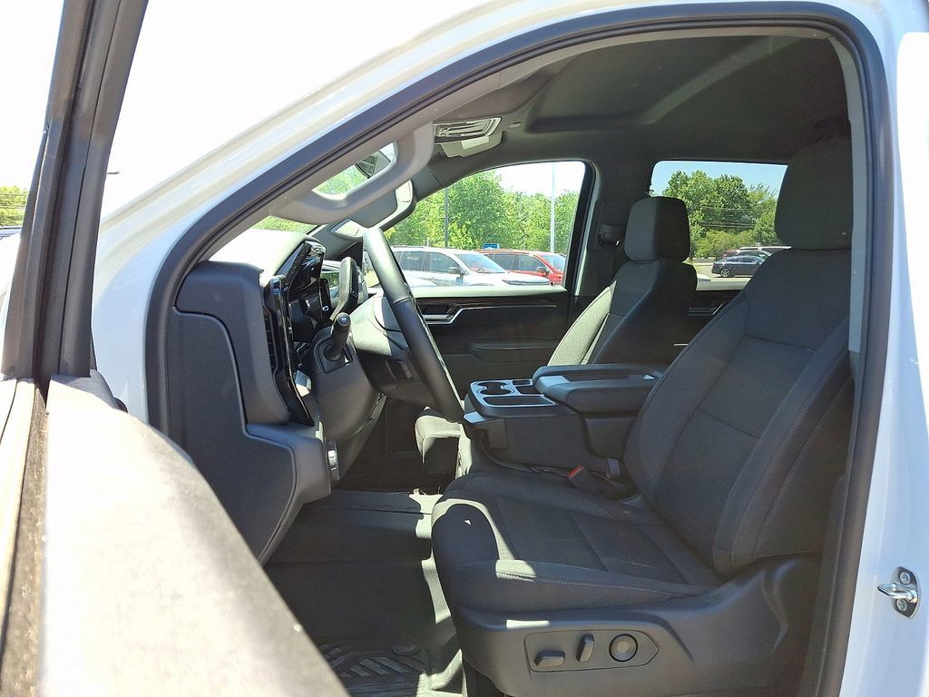 Used 2026 Chevrolet Silverado 1500 LT Trail Boss w/ Protection Package AWD/4WD image 14