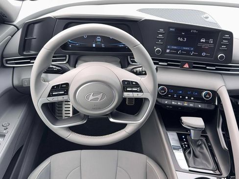 New 2026 Hyundai Elantra SEL Sport FWD image 18