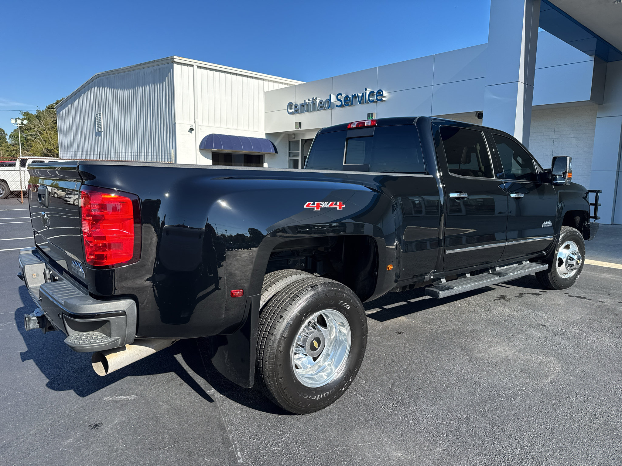 Used 2017 Chevrolet Silverado 3500 High Country w/ Duramax Plus Package AWD/4WD image 4