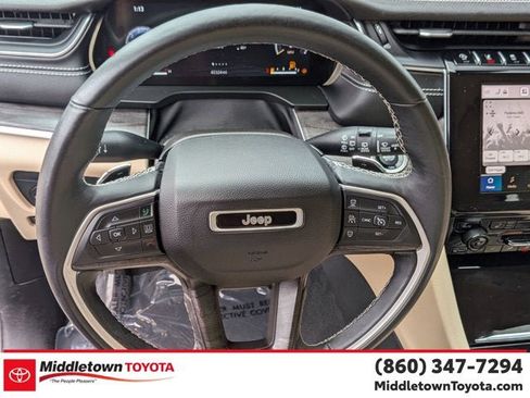 Used 2022 Jeep Grand Cherokee Limited image 17