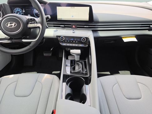 New 2026 Hyundai Elantra Limited FWD image 20