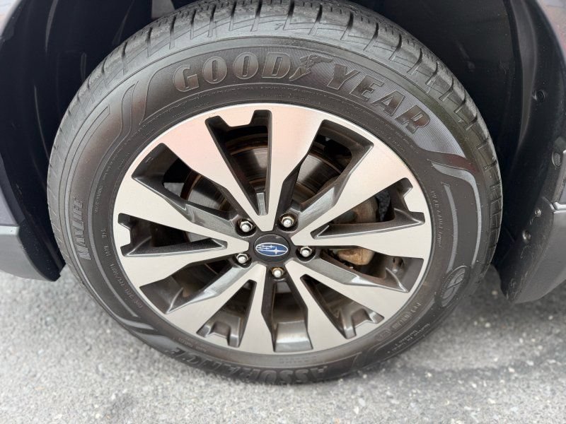 Used 2017 Subaru Outback 2.5i Limited AWD/4WD image 9