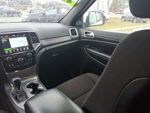 Used 2022 Jeep Grand Cherokee Laredo E image 13