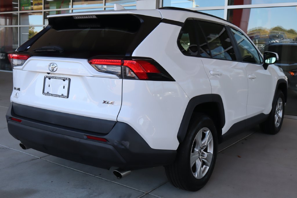 Used 2020 Toyota RAV4 XLE FWD image 10