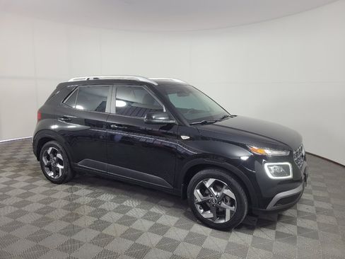 Used 2021 Hyundai Venue SEL w/ Premium Package FWD image 11
