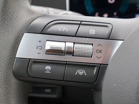 Used 2025 Hyundai Sonata SEL FWD image 12