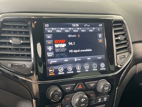 Used 2022 Jeep Grand Cherokee Laredo X image 15