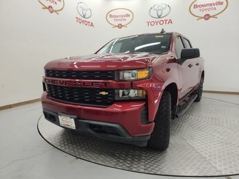 Used 2020 Chevrolet Silverado 1500 Custom w/ Custom Value Package RWD image 2