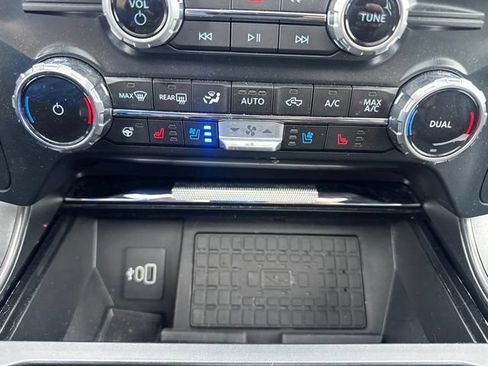 Used 2025 Ford F150 Lariat w/ Equipment Group 502A High AWD/4WD image 39
