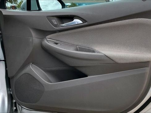 Used 2017 Chevrolet Cruze LT image 28