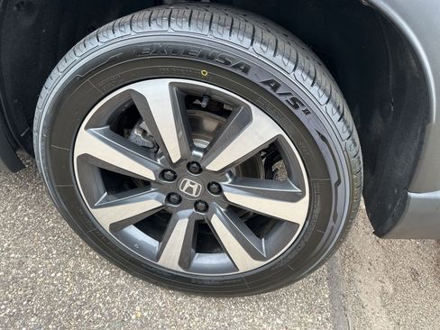 Used 2024 Honda Pilot Touring image 8