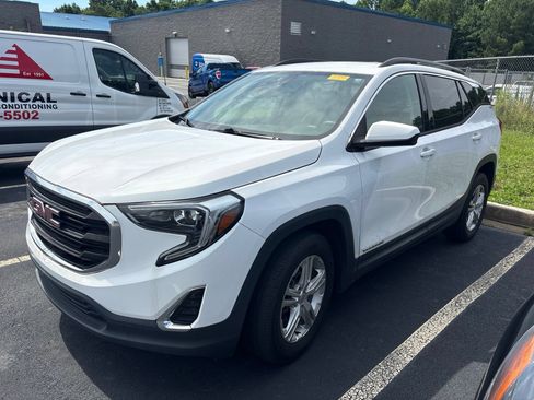 Used 2019 GMC Terrain SLE w/ Driver Convenience Package FWD image 1