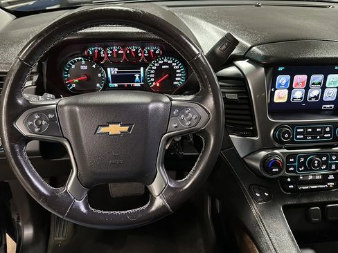 Used 2018 Chevrolet Suburban LT image 23