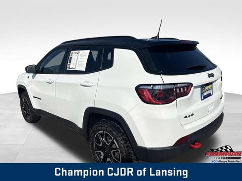 Used 2025 Jeep Compass Trailhawk AWD/4WD image 5