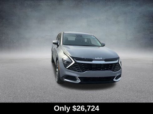 Used 2025 Kia Sportage EX image 4