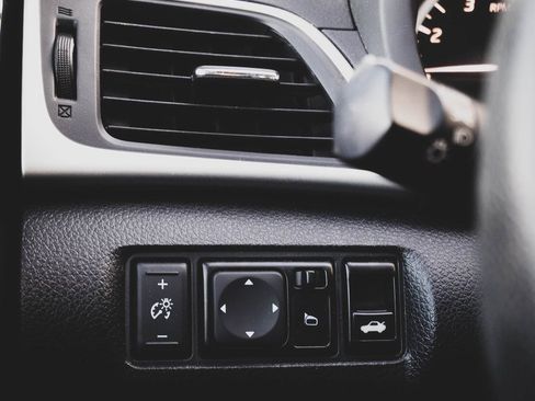 Used 2019 Nissan Sentra SV image 7