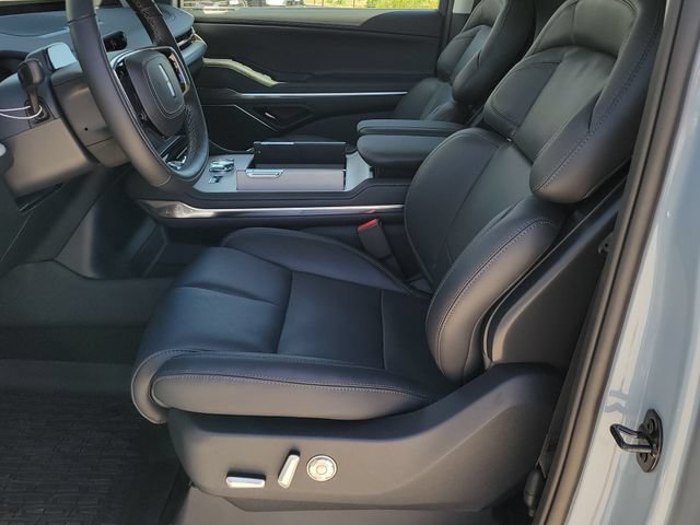 New 2026 Lincoln Navigator Premiere AWD/4WD image 6