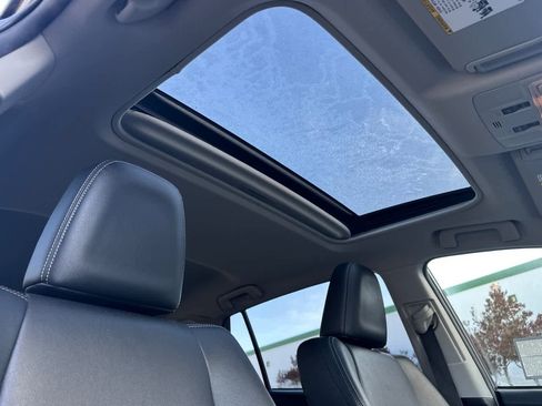 Used 2014 Toyota RAV4 Limited image 17