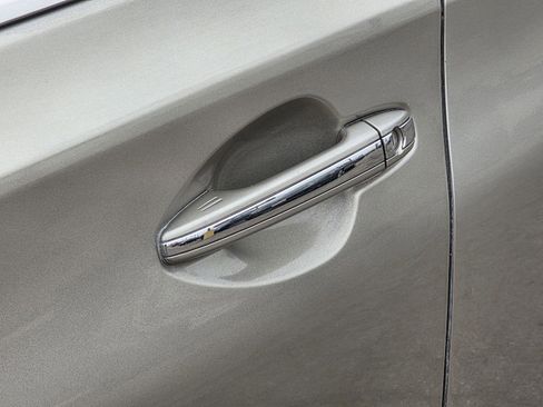 Used 2018 Toyota Avalon Limited image 88