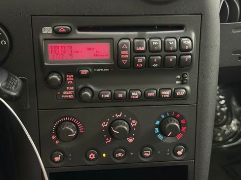 Used 2004 Pontiac Grand Prix GT2 w/ Leather Trim Pkg image 19