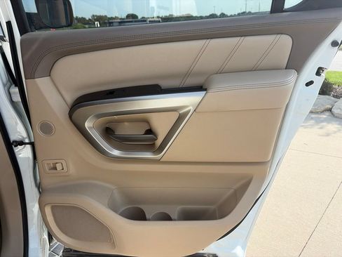 Used 2015 Nissan Armada SL AWD/4WD image 34