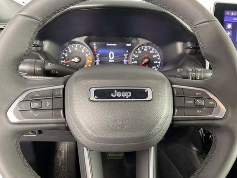 Used 2024 Jeep Compass Latitude w/ Sun and Sound Group AWD/4WD image 16