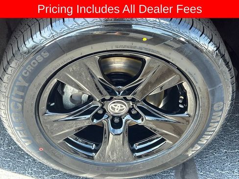 Used 2022 Toyota RAV4 XLE w/ Convenience Package AWD/4WD image 24