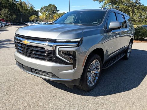 New 2026 Chevrolet Suburban LS image 8