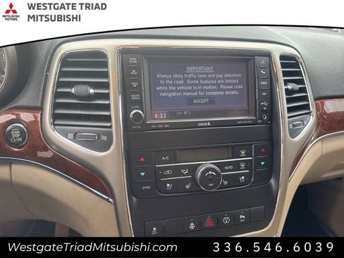 Used 2013 Jeep Grand Cherokee Limited w/ Luxury Group II image 17