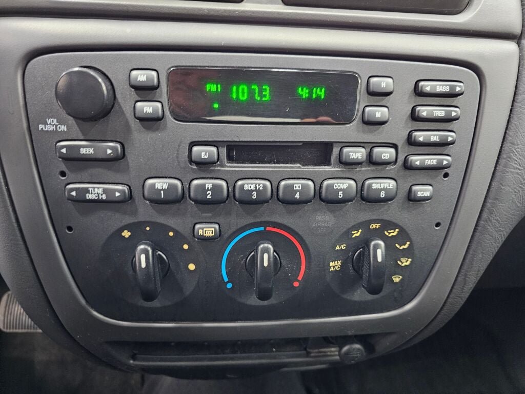 Used 2007 Ford Taurus SE FWD image 18