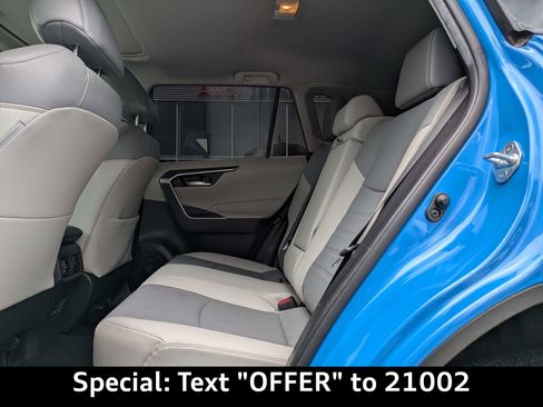 Used 2019 Toyota RAV4 XLE Premium FWD image 17