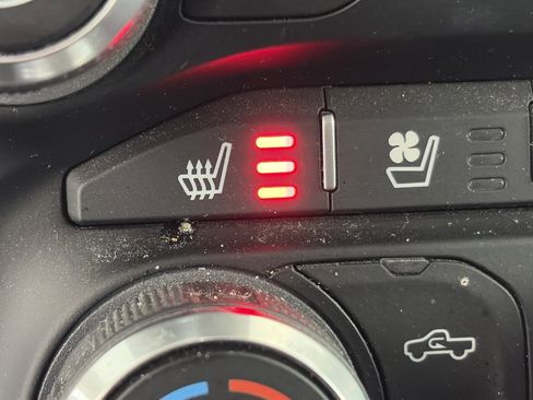 Used 2022 RAM 1500 Laramie image 25