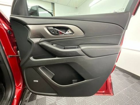 Used 2022 Chevrolet Traverse Premier w/ Redline Edition AWD/4WD image 17
