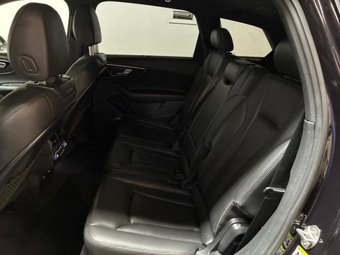 Used 2018 Audi Q7 3.0T Prestige AWD/4WD image 25
