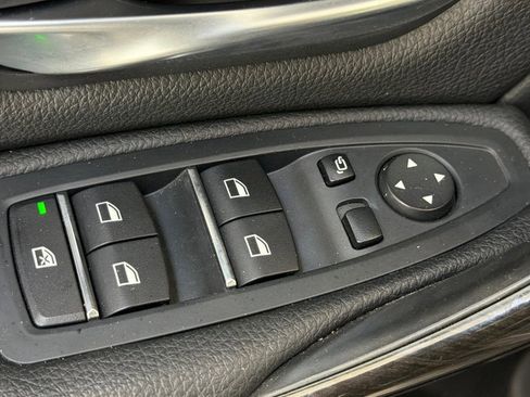 Used 2018 BMW 330i Sedan w/ Convenience Package image 14