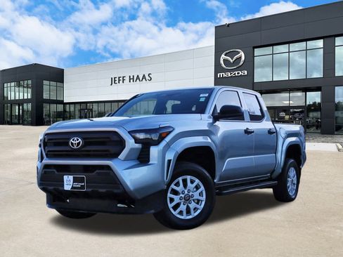 Used 2024 Toyota Tacoma SR image 1