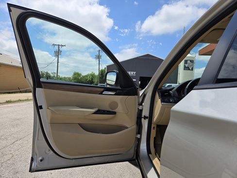 Used 2014 BMW X3 xDrive28i AWD/4WD image 4