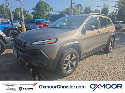 Certified 2016 Jeep Cherokee Trailhawk w/ Comfort/Convenience Group AWD/4WD image 1