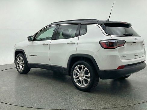 Used 2025 Jeep Compass Limited image 6