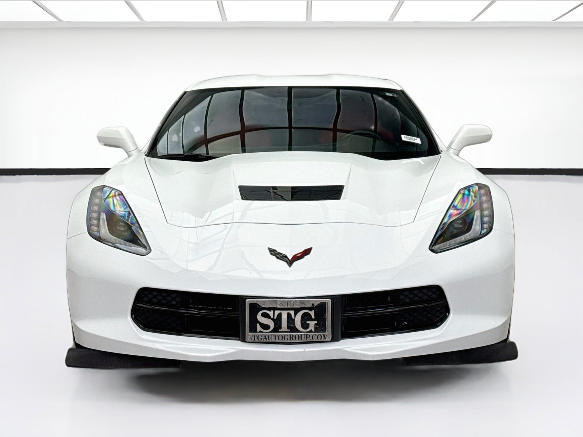 Used 2019 Chevrolet Corvette Stingray Coupe w/ Carbon Flash Badge Package RWD image 2