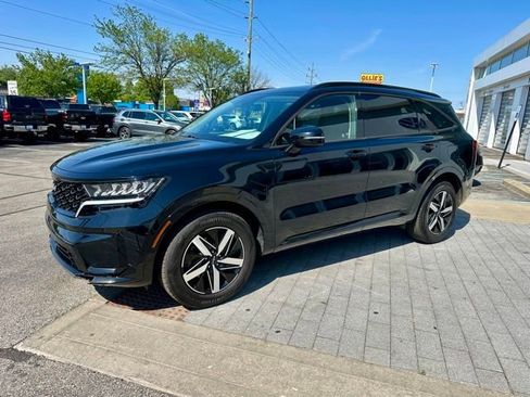 Used 2023 Kia Sorento S FWD image 4