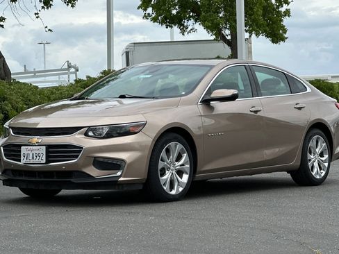 Used 2018 Chevrolet Malibu Premier w/ Driver Confidence Package image 8